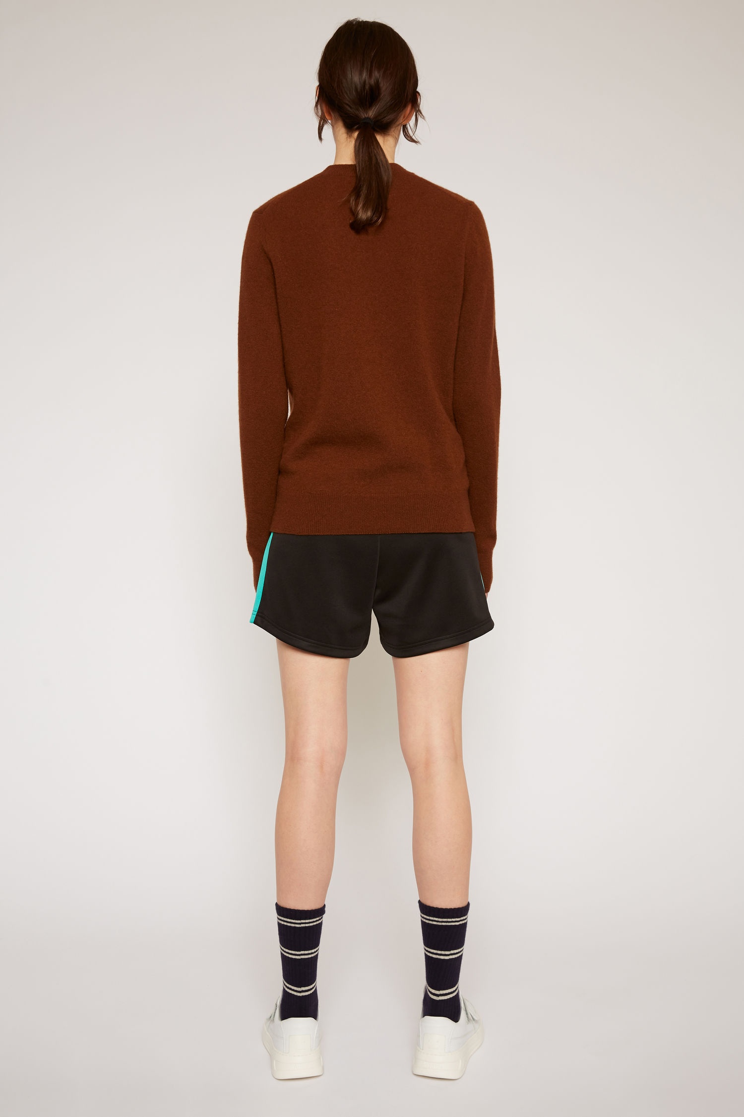 Crewneck wool sweater dark brown - 3