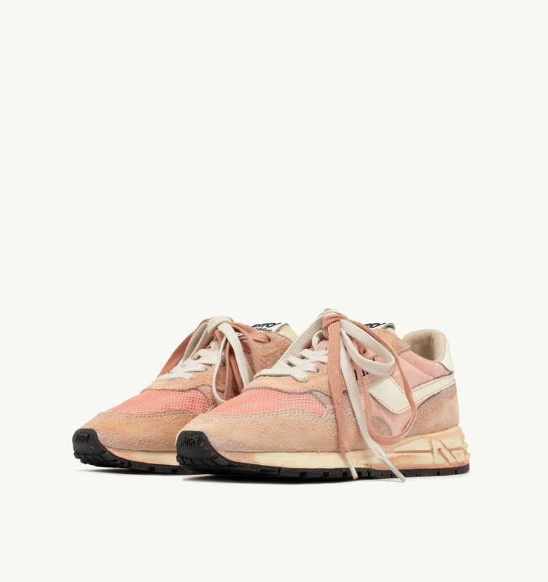 AUTRY REELWIND SUPER VINTAGE SNEAKERS IN WHITE AND RED SUEDE AND NYLON outlook