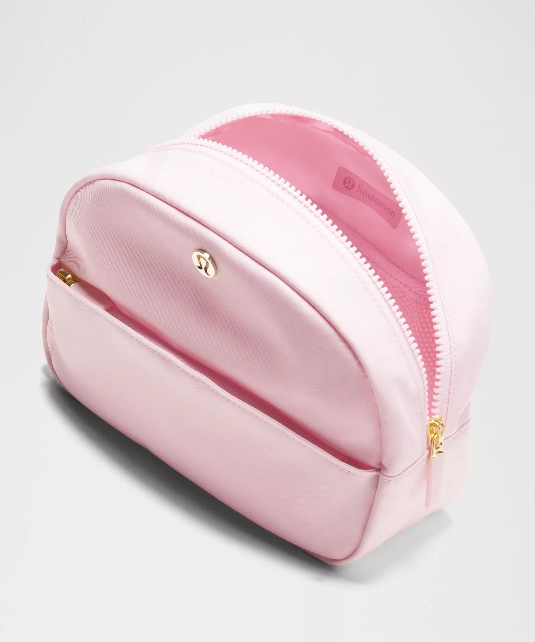 City Essentials Pouch 4L - 3
