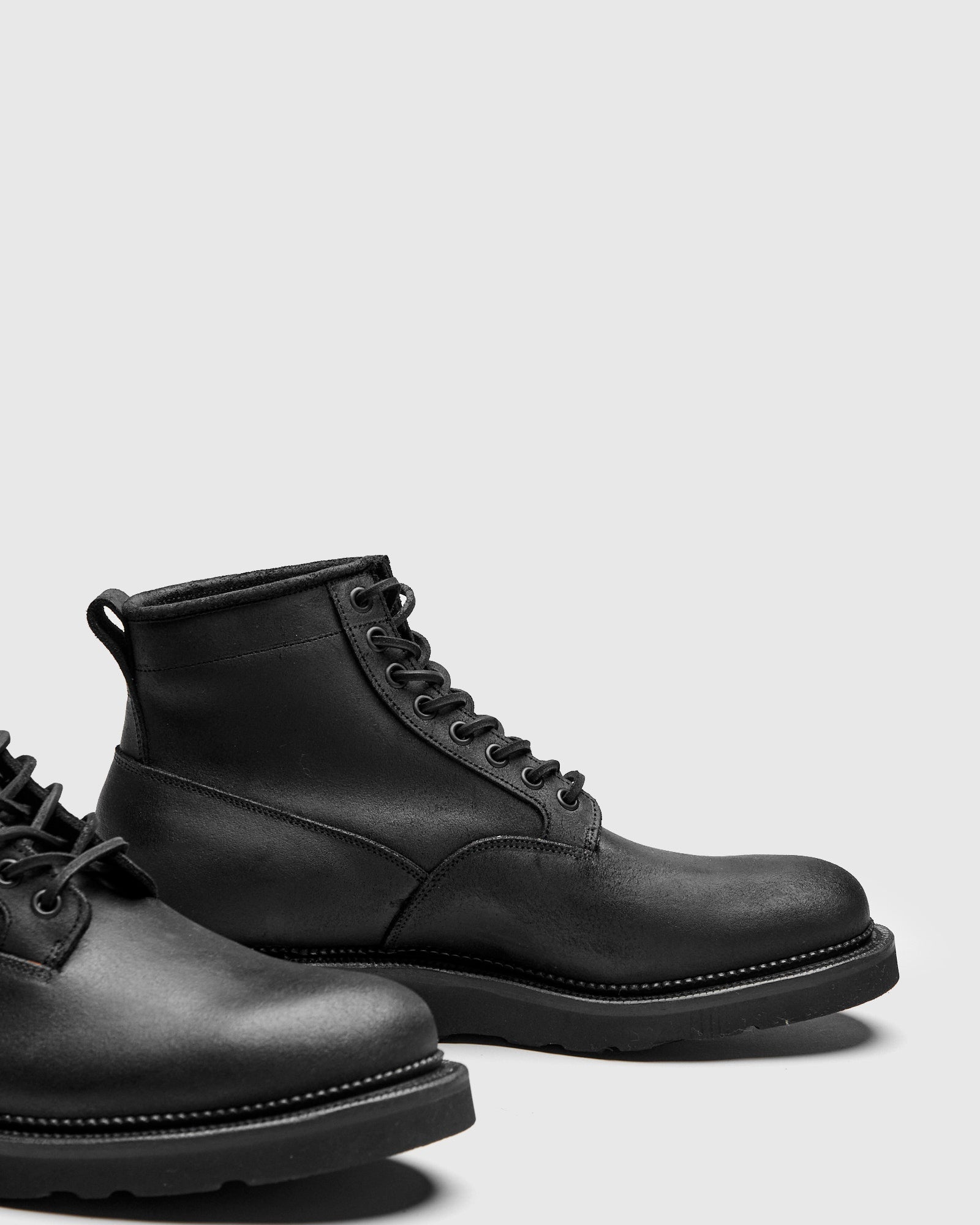 Scout Boot 1035 in Black Waxy Commander - 4