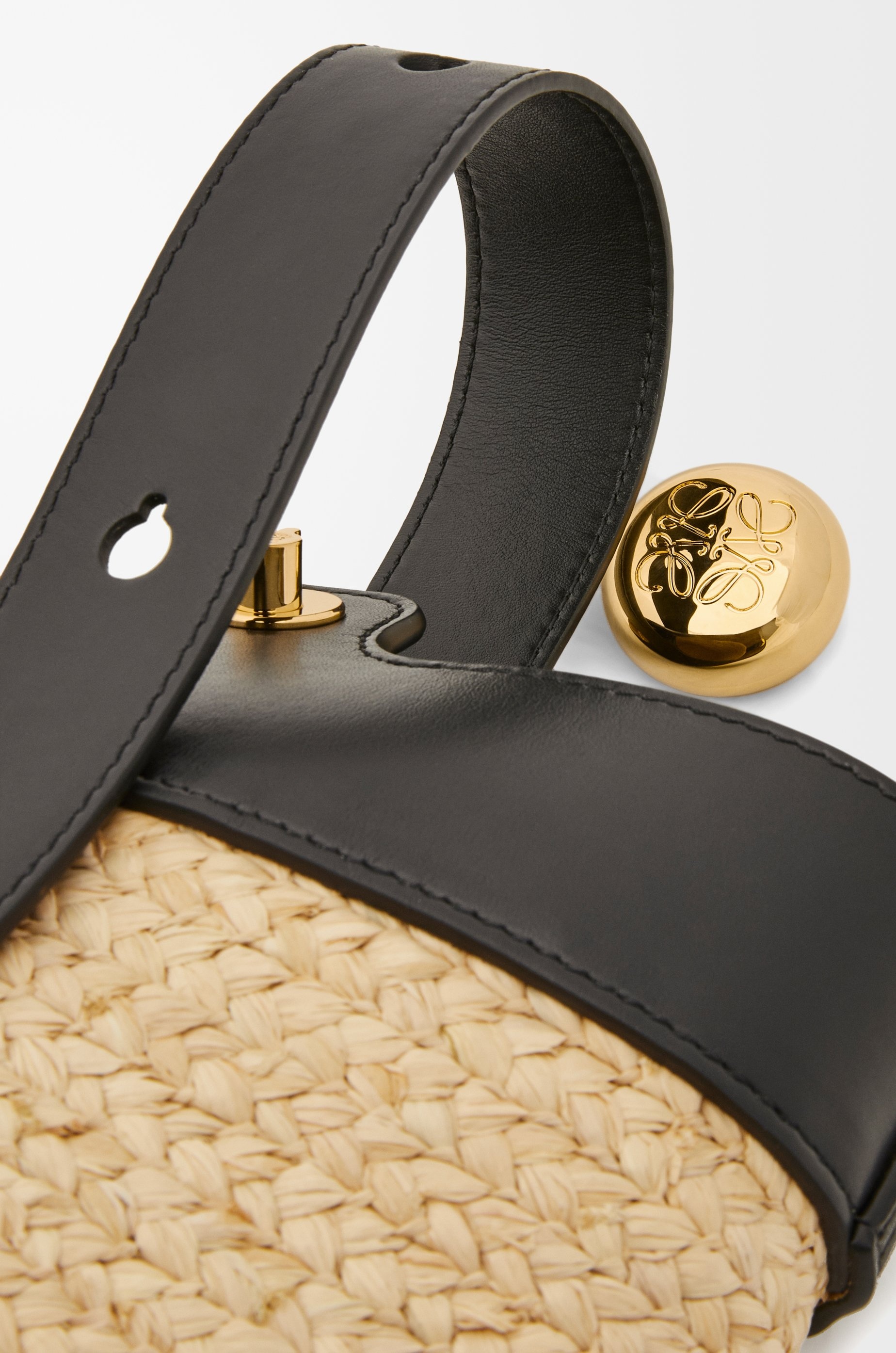 Mini Pebble Bucket bag in raffia and calfskin - 8