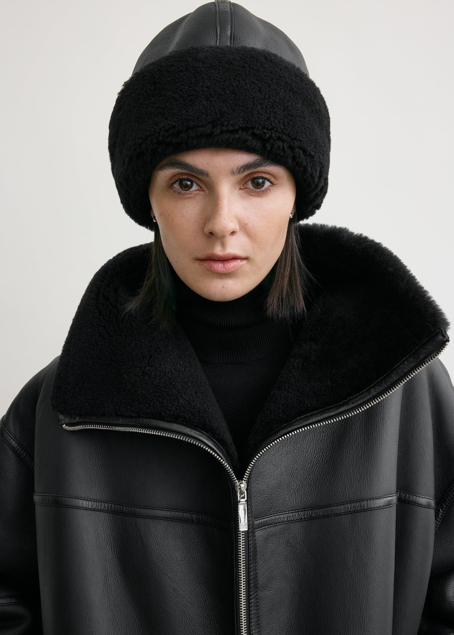 Shearling winter hat black - 2