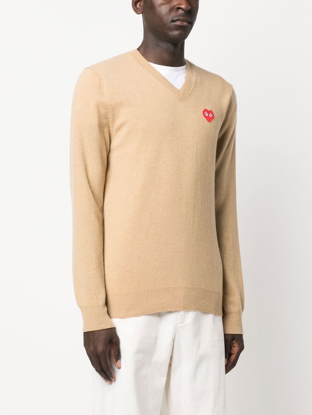 heart-patch V-neck sweater - 3