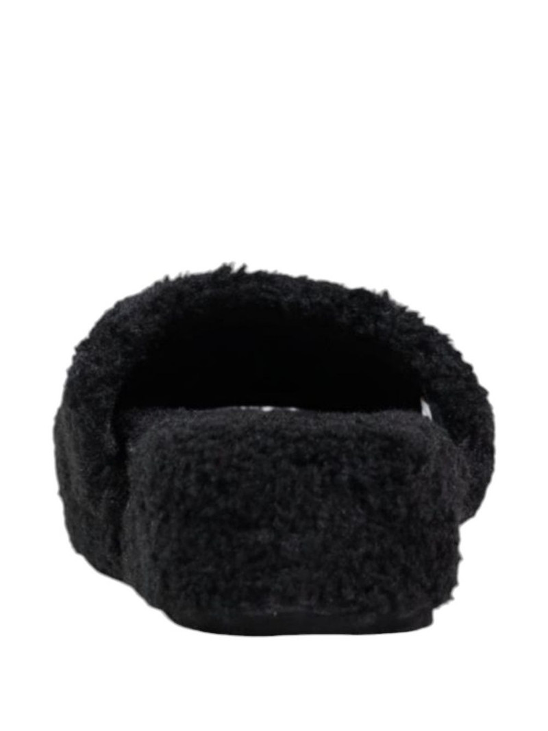 borg-texture embroidered slippers 3