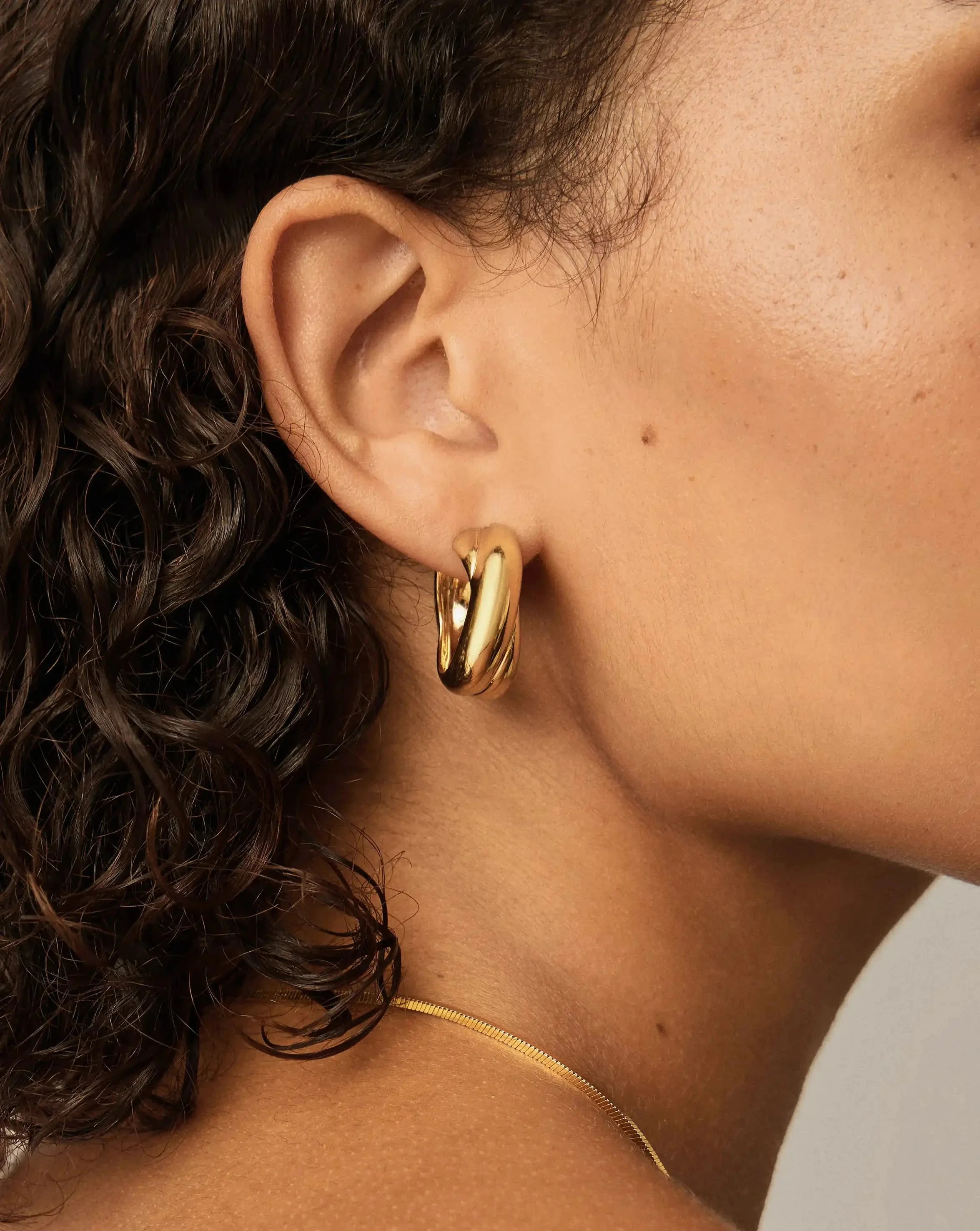 Lucy Williams Chunky Medium Entwine Hoop Earrings - 1