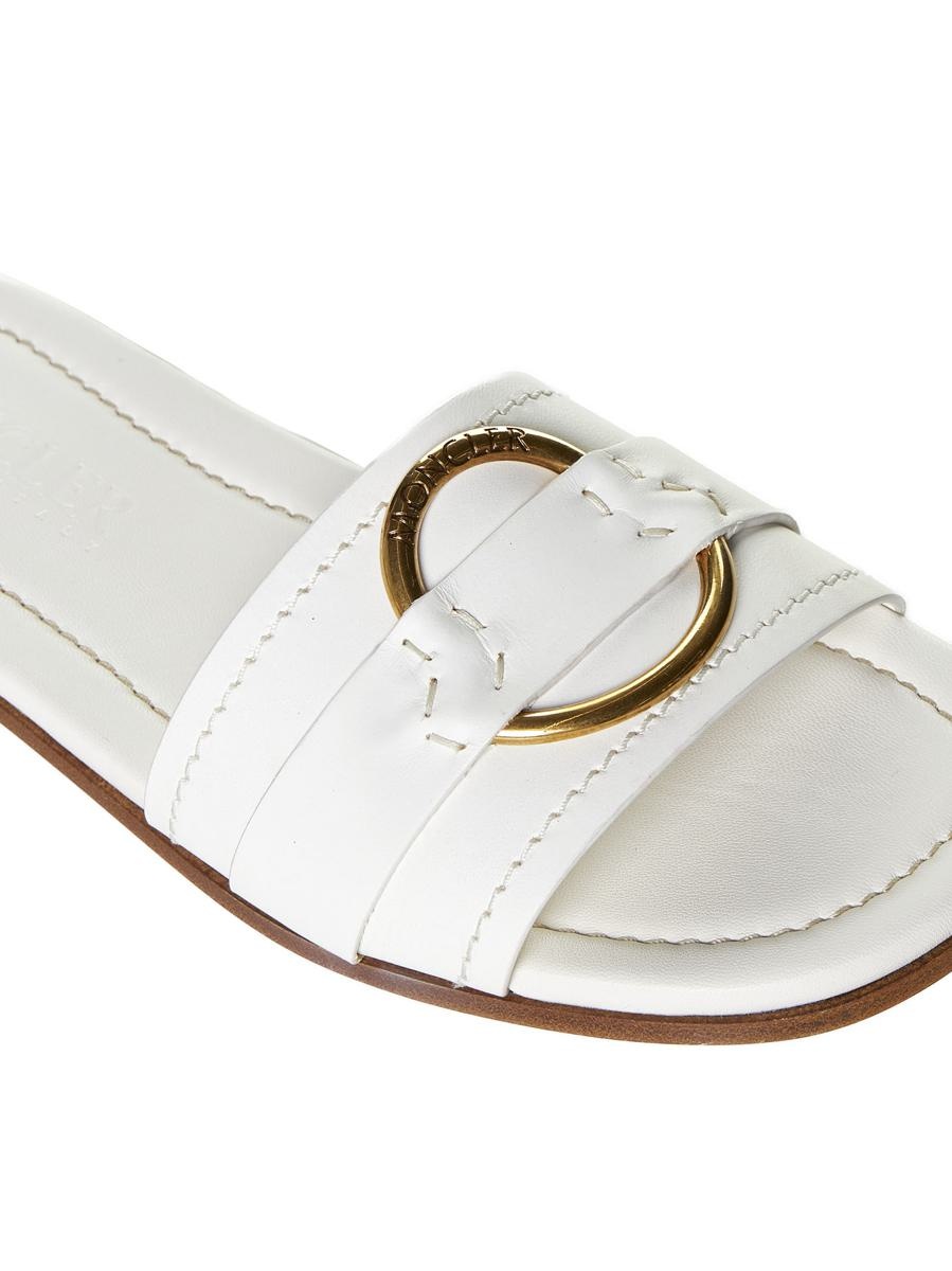 サンダル・ミュール MONCLER WHITE LEATHER SANDALS Trailgrip White Sandals - Moncler - Women | WE IN STYLE