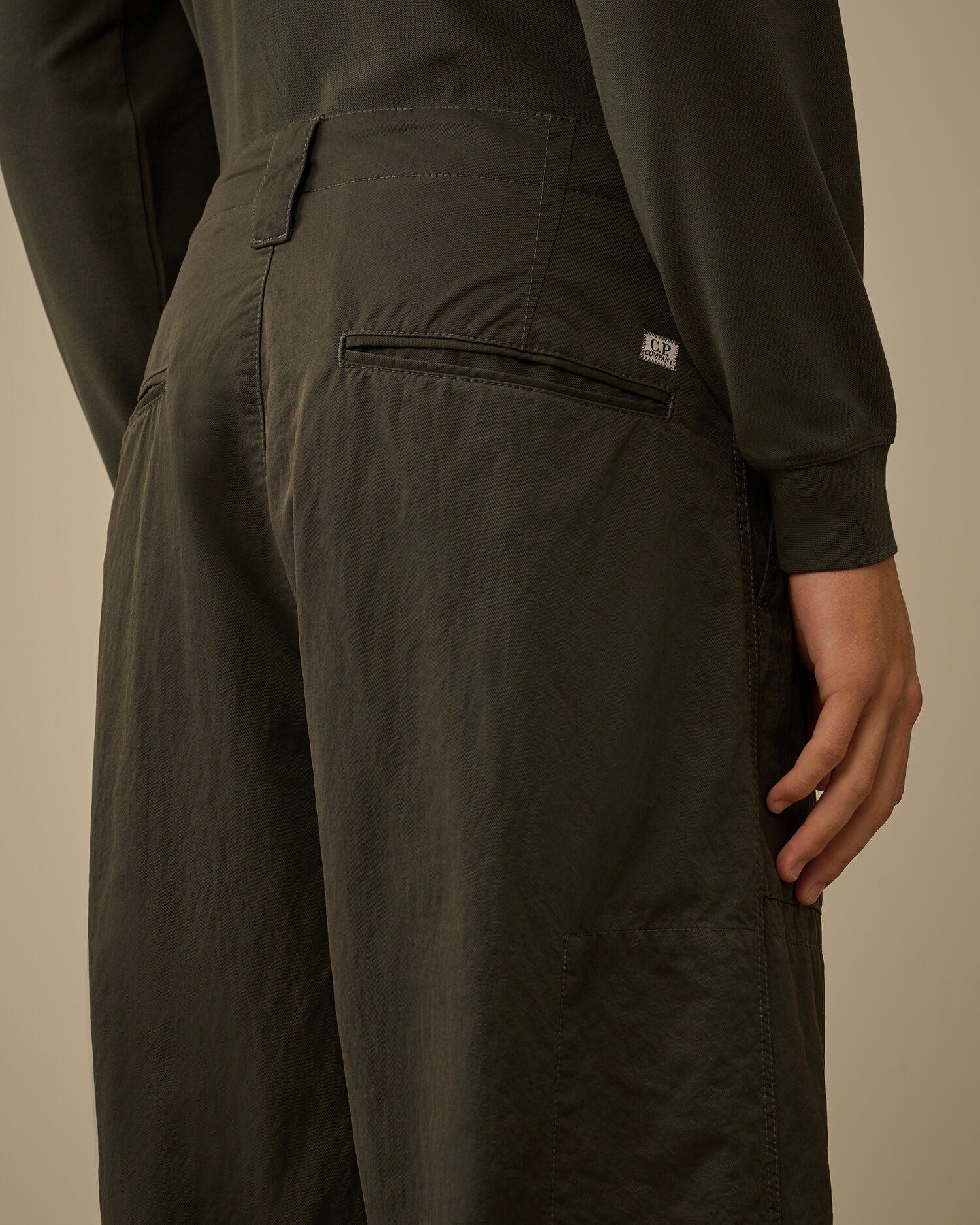 Diagonal Flatt Nylon Loose Pants - 6