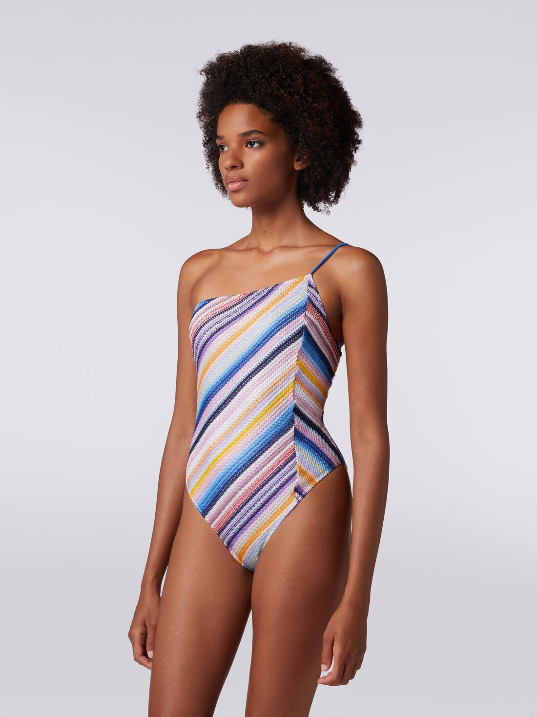 One-shoulder one-piece swimming costume in striped crochet - 3