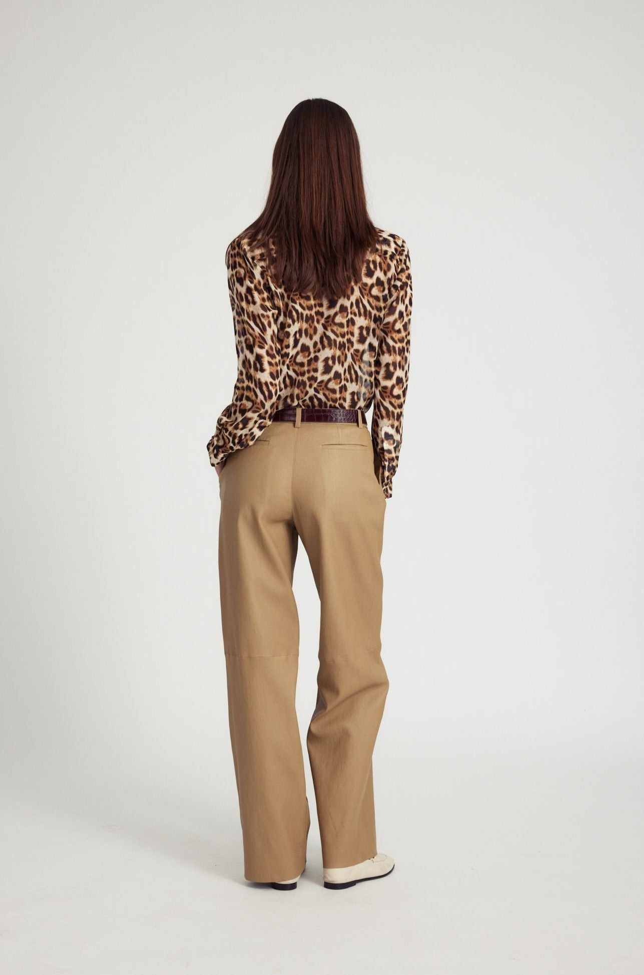 LEOPARD SILK FITTED BUTTON DOWN - 4