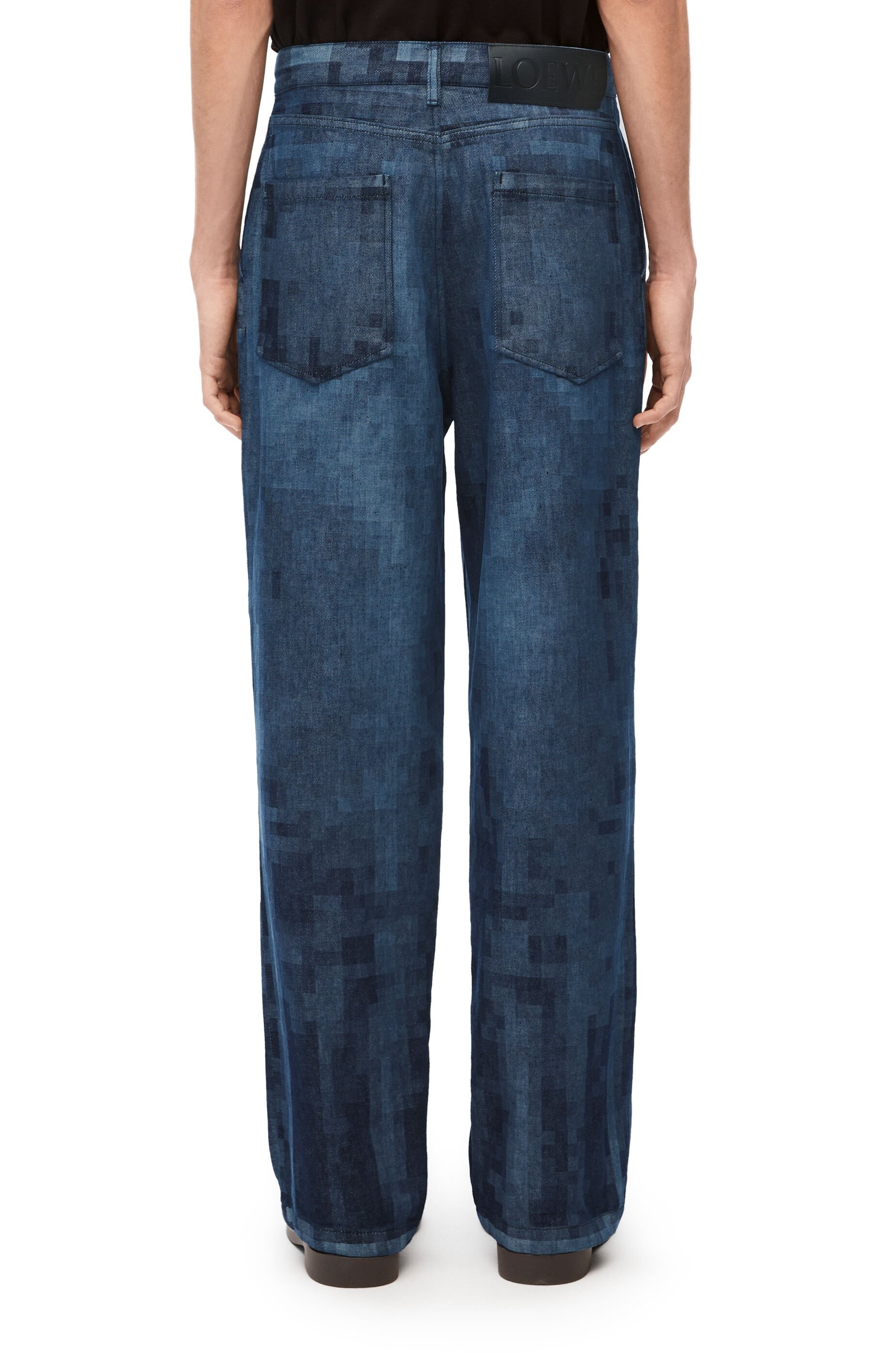 Pixelated baggy jeans in denim - 4