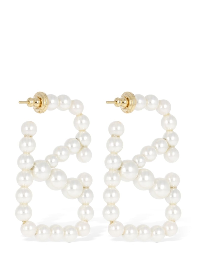 V logo signature faux pearl earrings - 3
