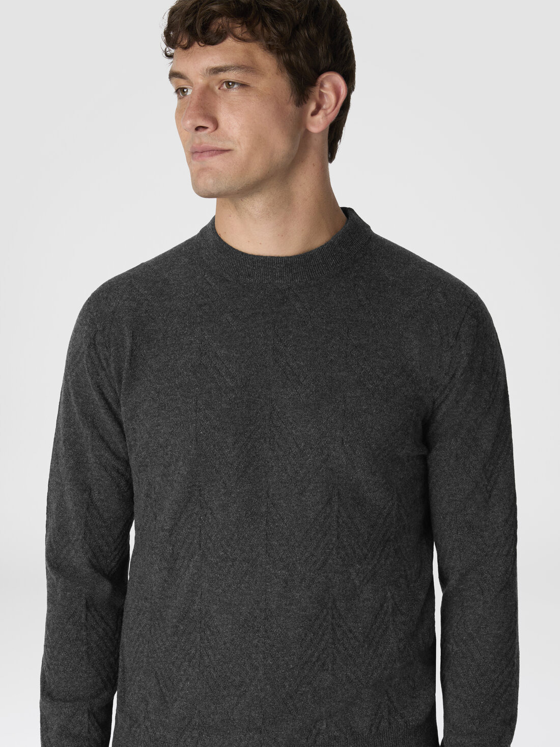 Crew neck sweater in pure cashmere with chevron pattern - 4