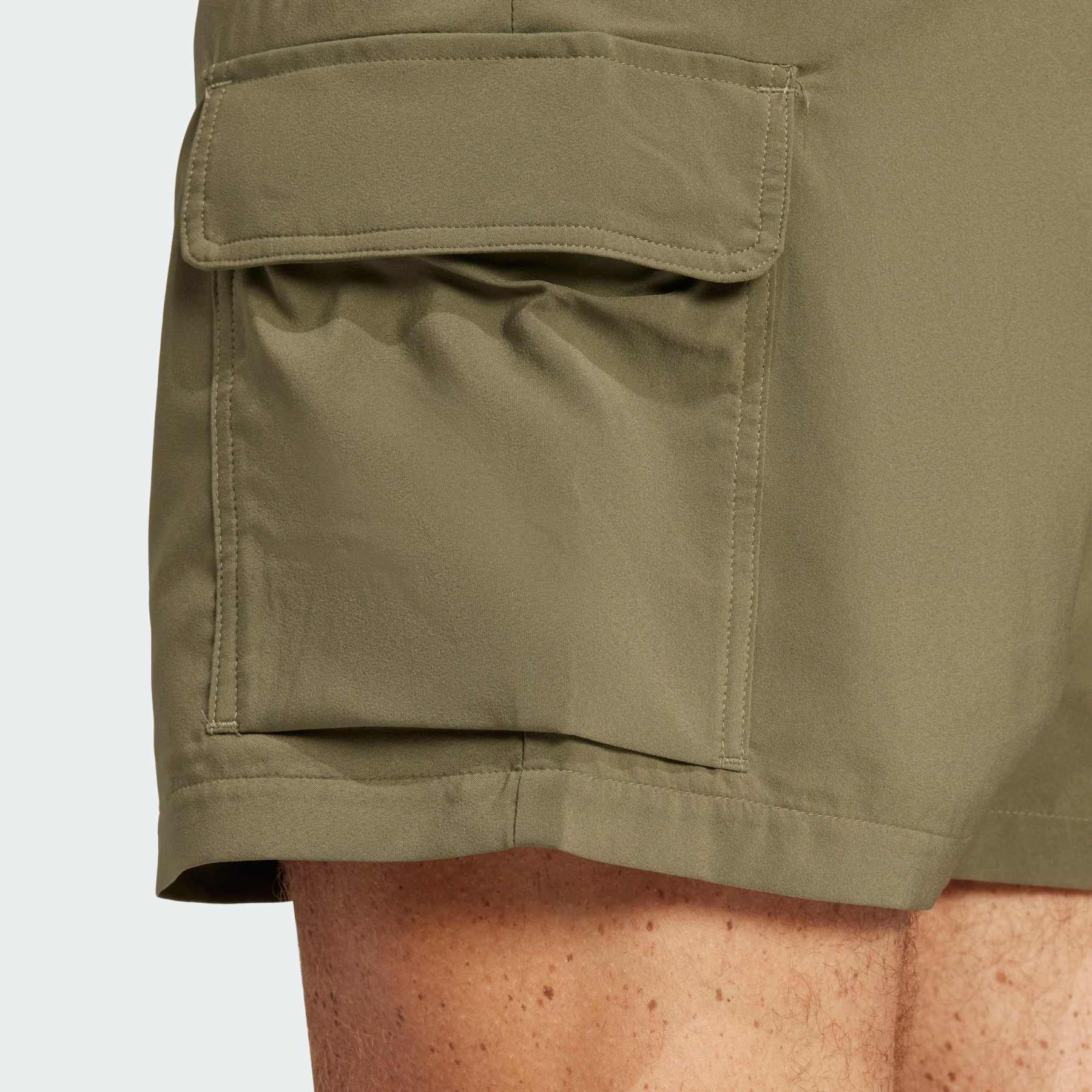 Essentials Small Logo Cargo Chelsea Shorts - 6