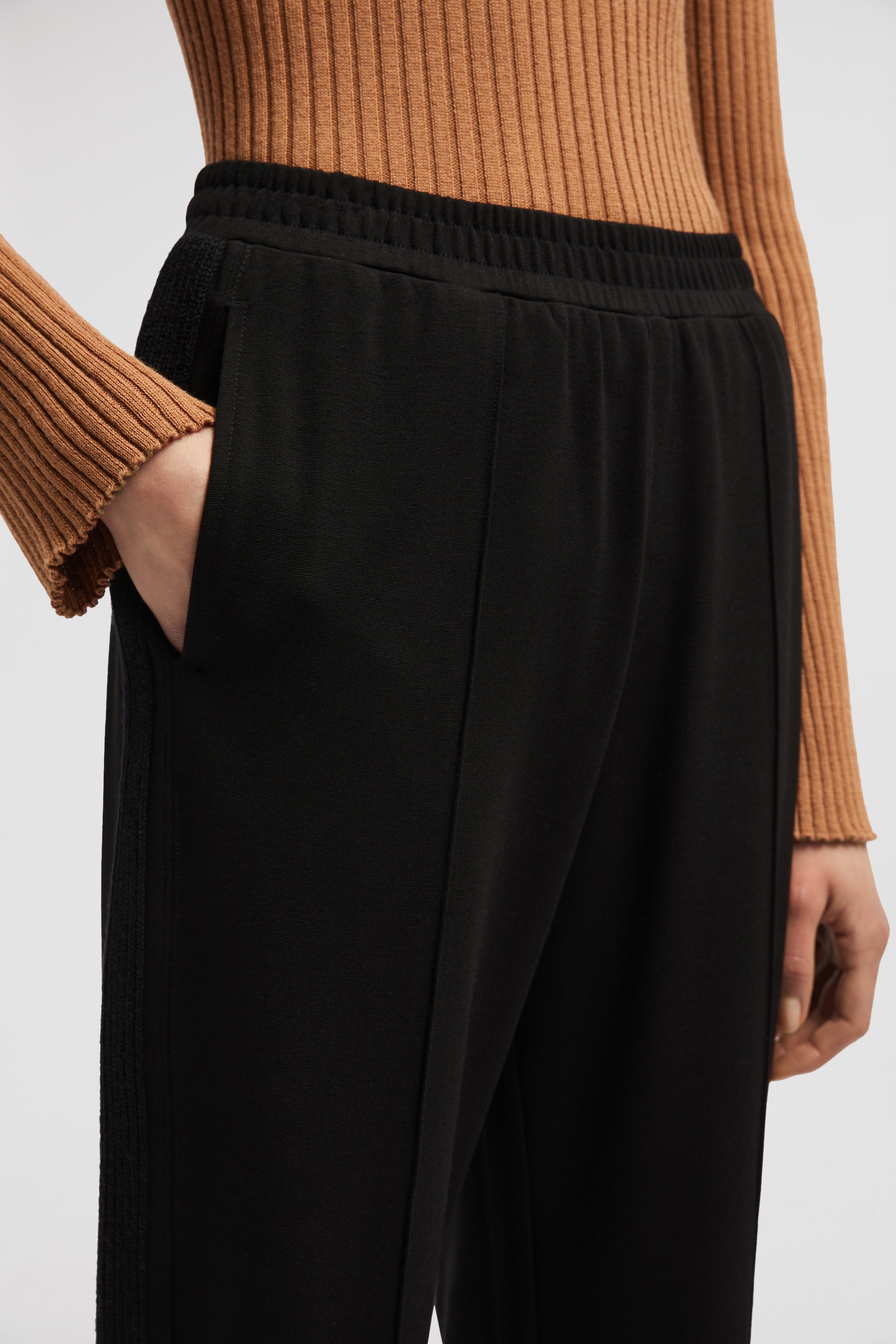 Logo Patch Sweatpants - 4
