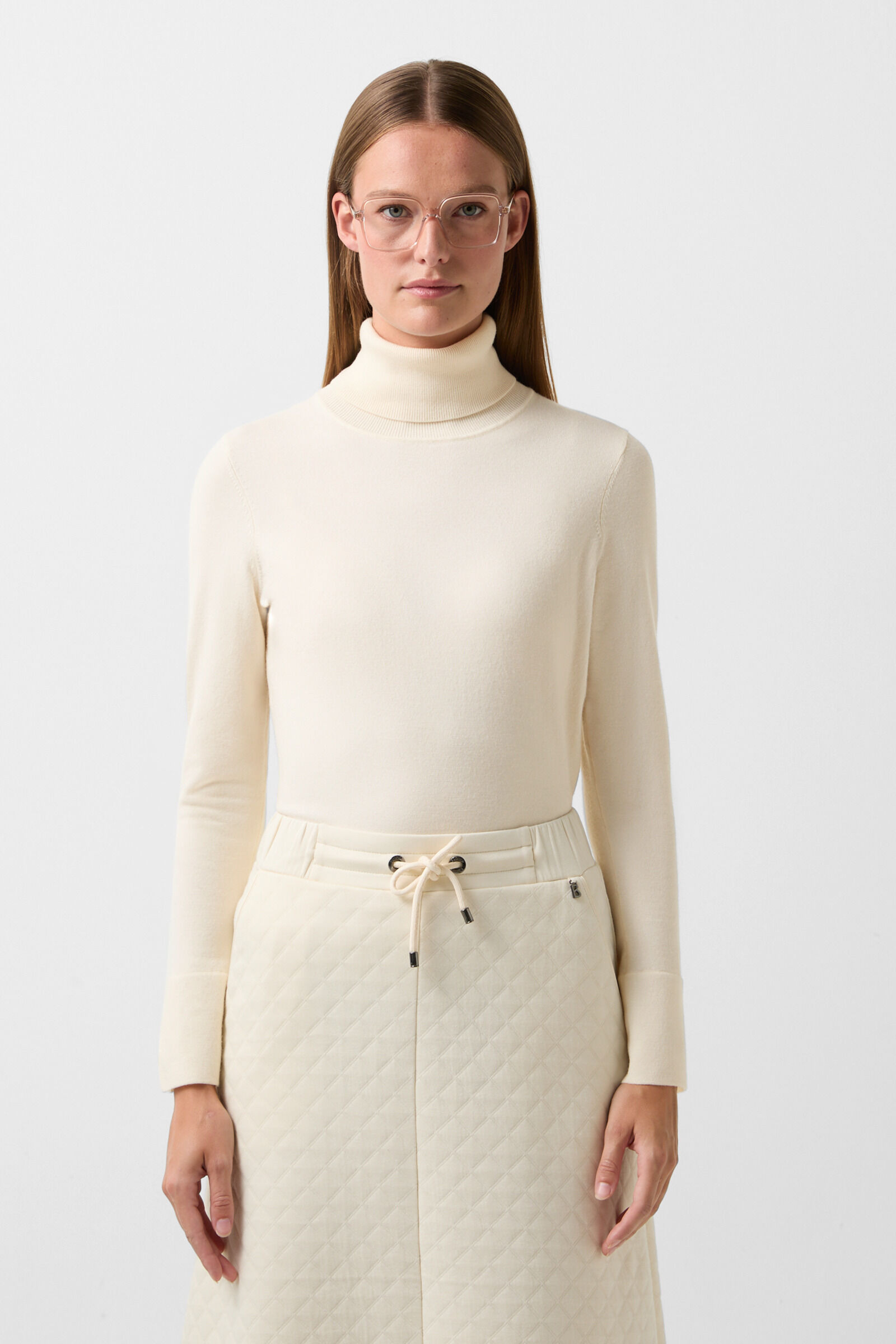 Vinny turtleneck pullover in Cream - 2