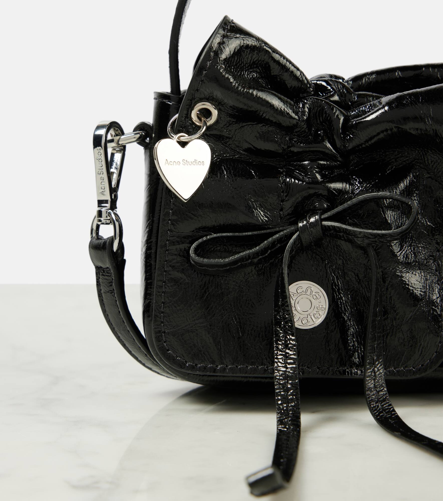 Multipocket leather shoulder bag - 6