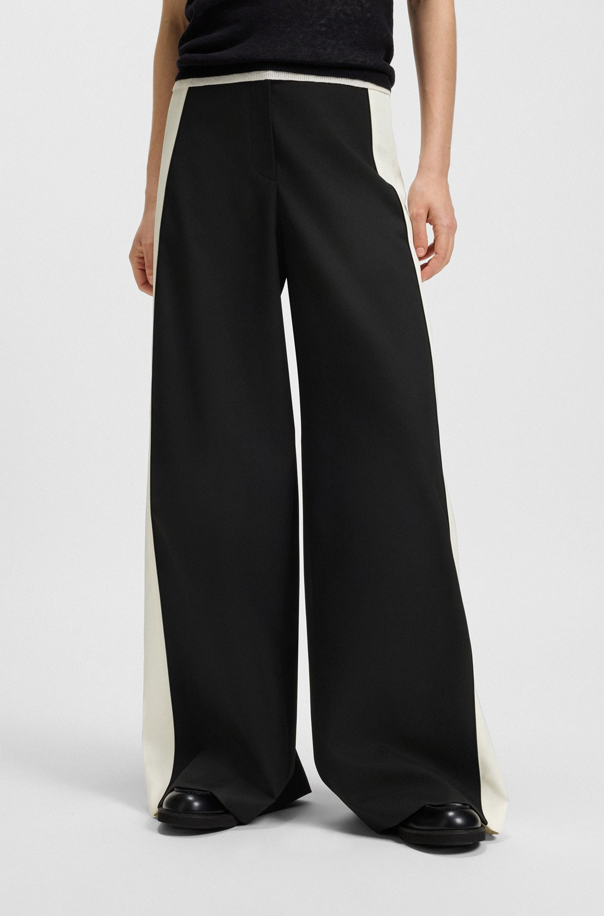REGULAR-FIT TRACKSUIT WITH COLOR-BLOCKING - 2