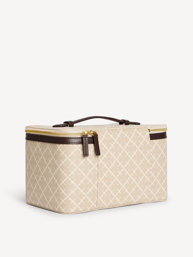 Bae Beauty cosmetics case 3