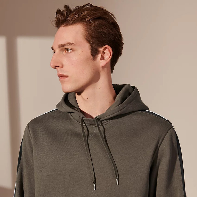 "Run H" bicolor hooded sweater 3