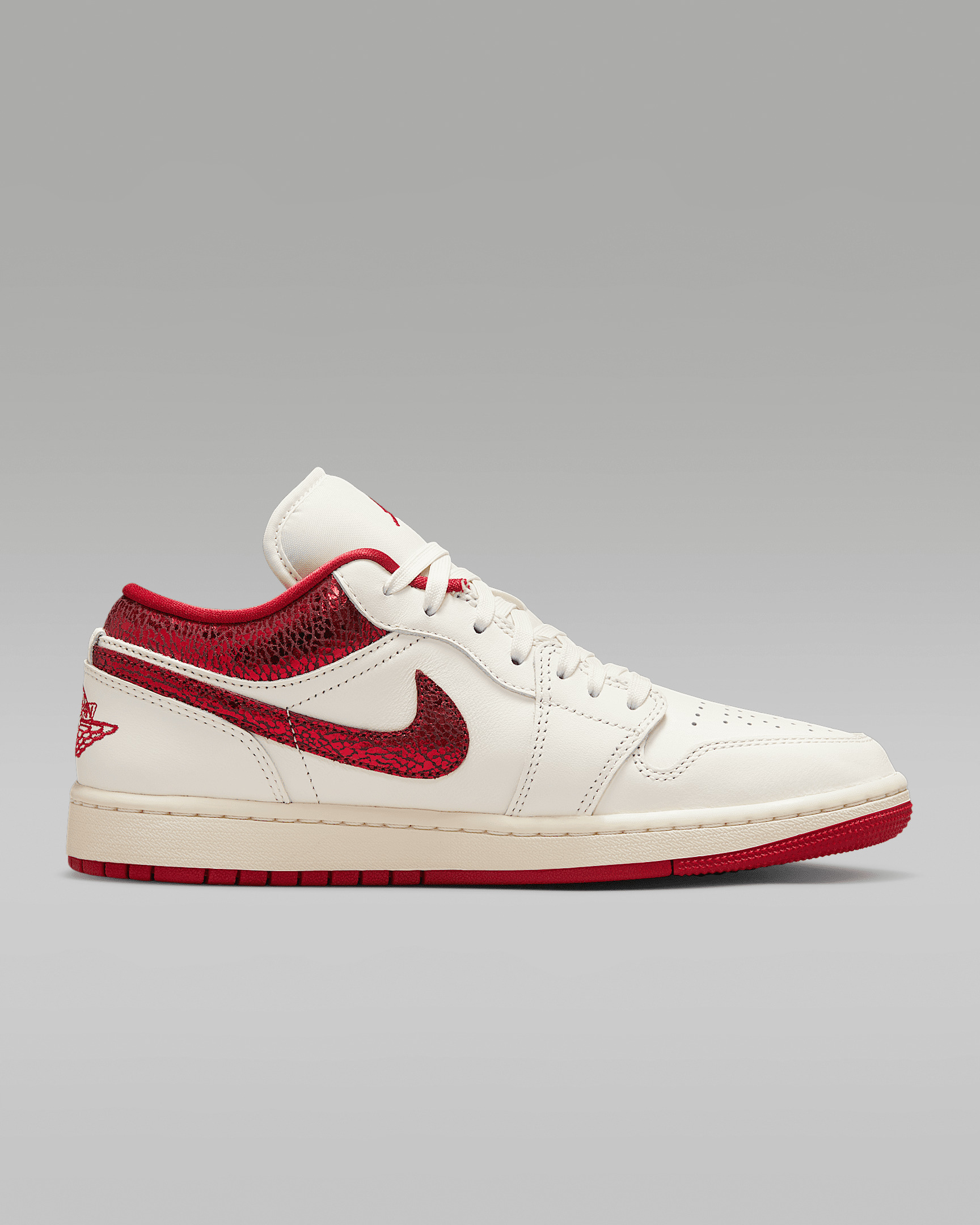 Air Jordan 1 Low SE Women's Shoes - 3