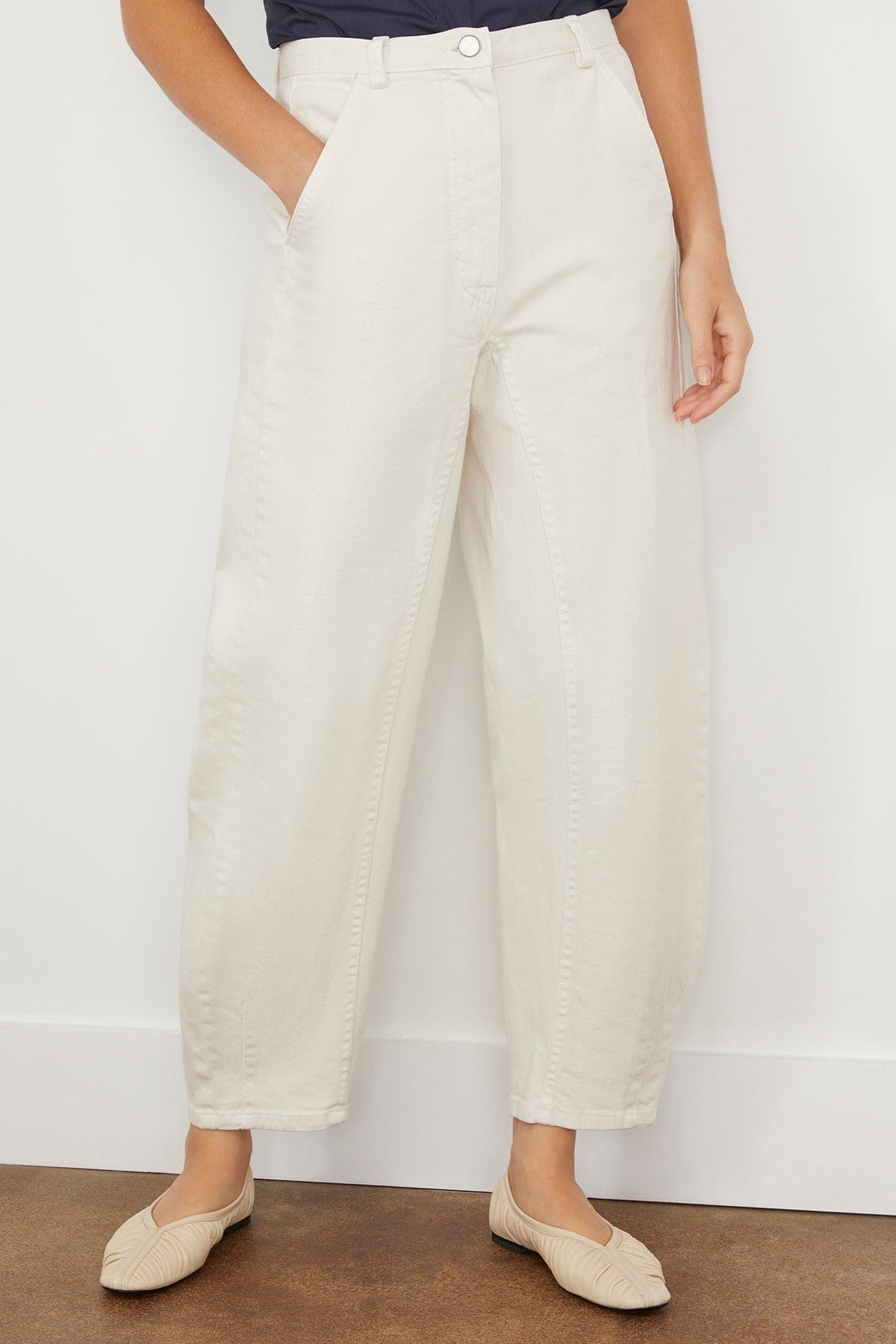 Zveda Pant in White - 3