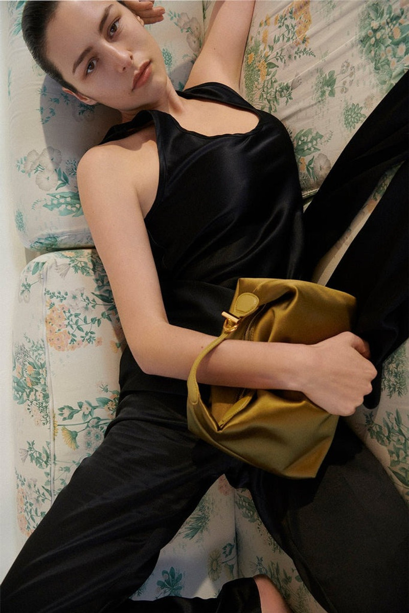 Liffner PILLOW POUCH GREEN CURRY SATIN outlook