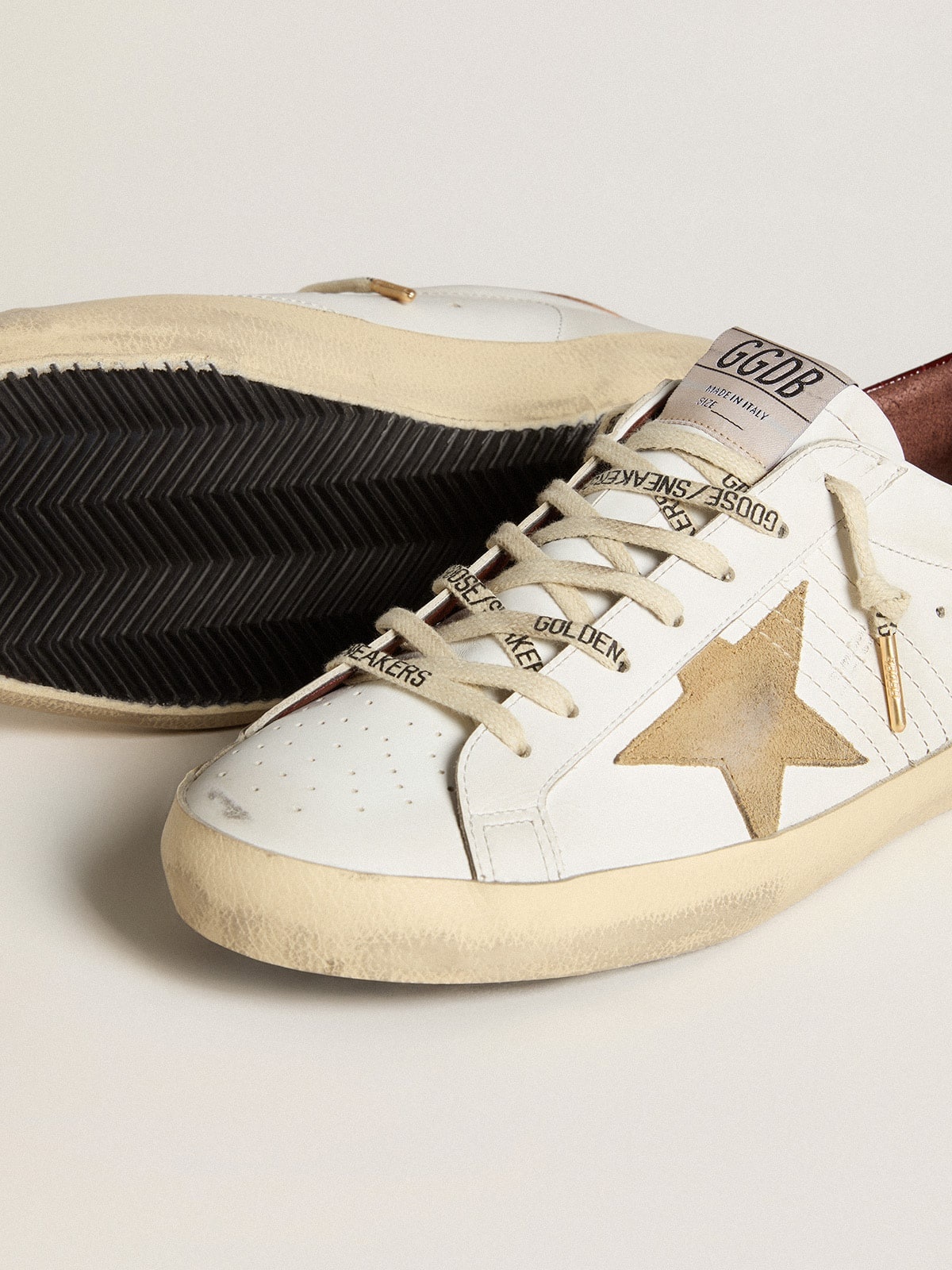 GOLDEN GOOSE ソウルスタ レオハト フリント スニカ 【関税込】 Golden Goose Super-Star with sand suede star and red croc