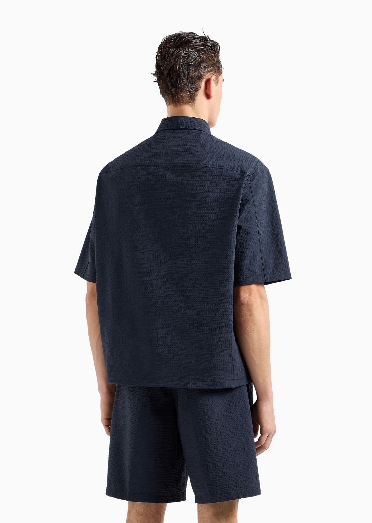 Short-sleeved oversized shirt in technical seersucker - 3