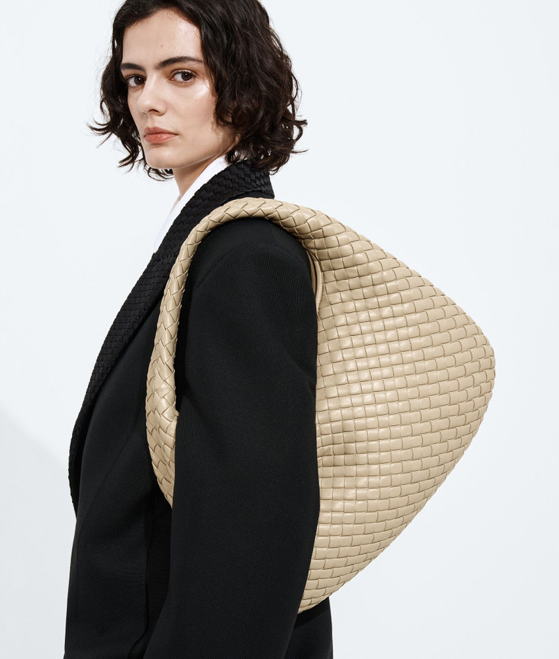 Bottega Veneta Veneta outlook