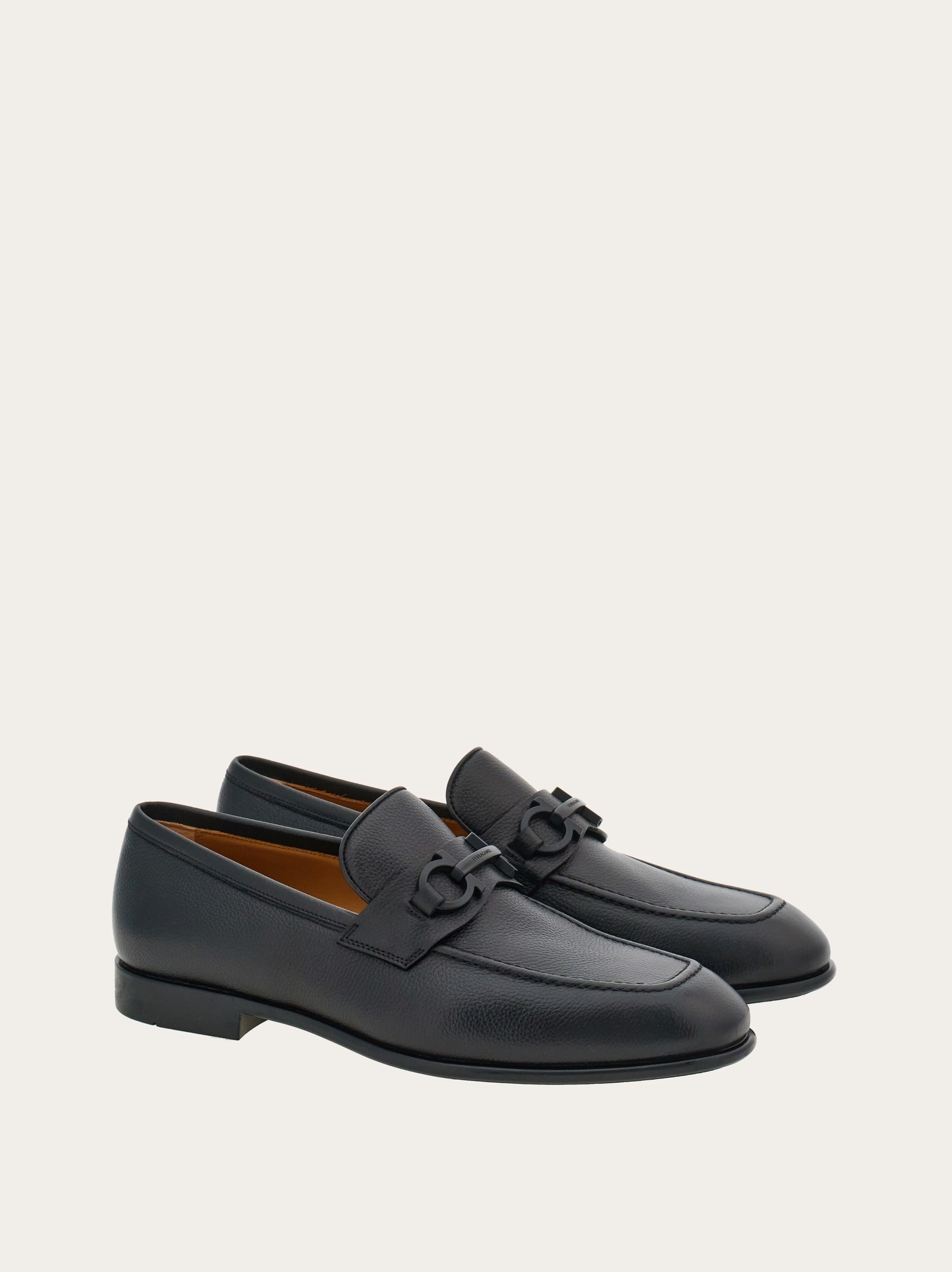 Moccasin with Gancini ornament - 4