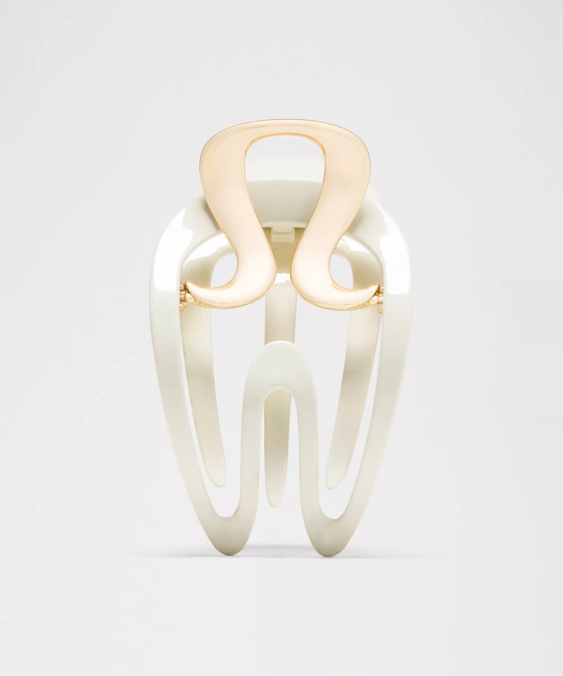 Small Yoga Claw Hair Clip 1