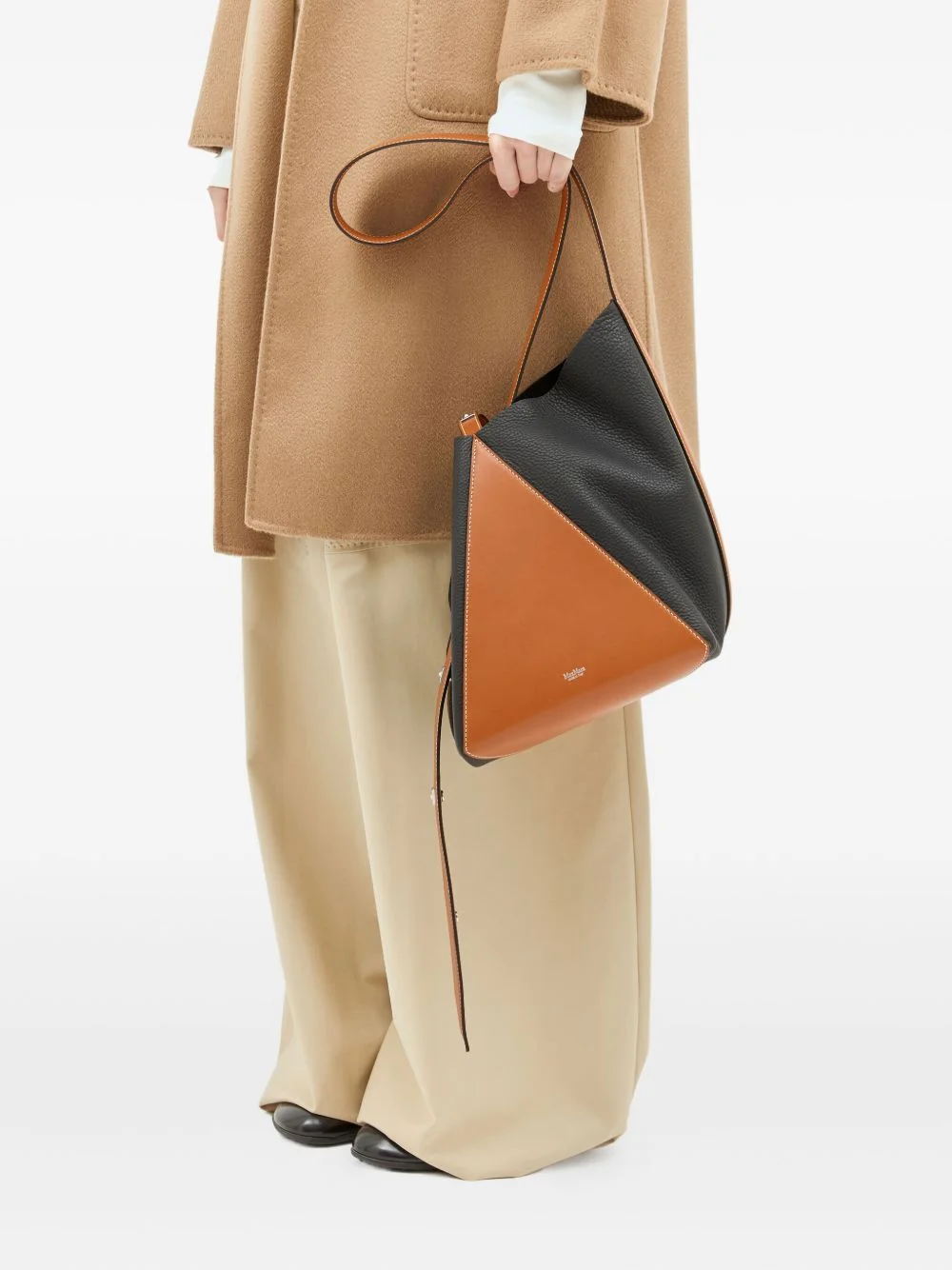 logo-detail leather triangular shoulder bag - 1