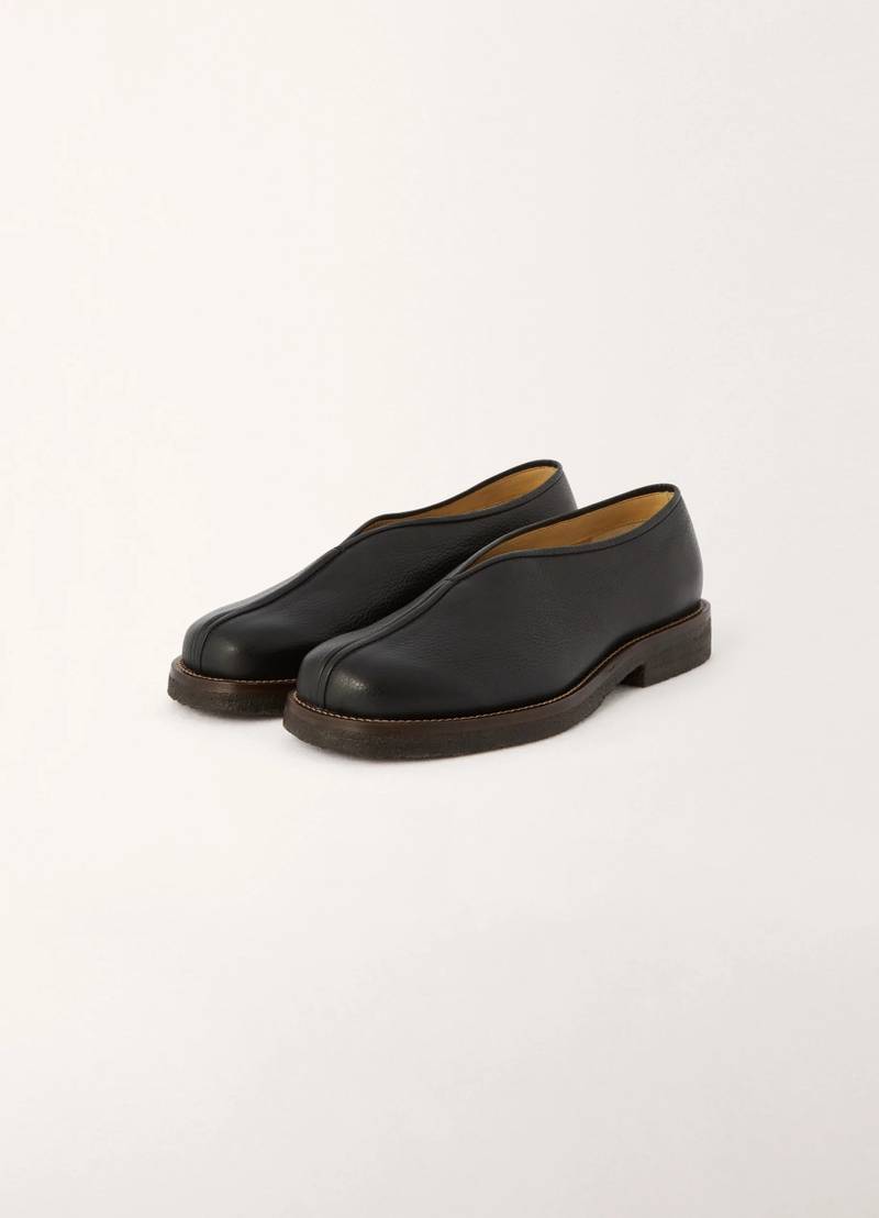 Lemaire PIPED SLIPPERS
GRAINE CALF LEATHER outlook