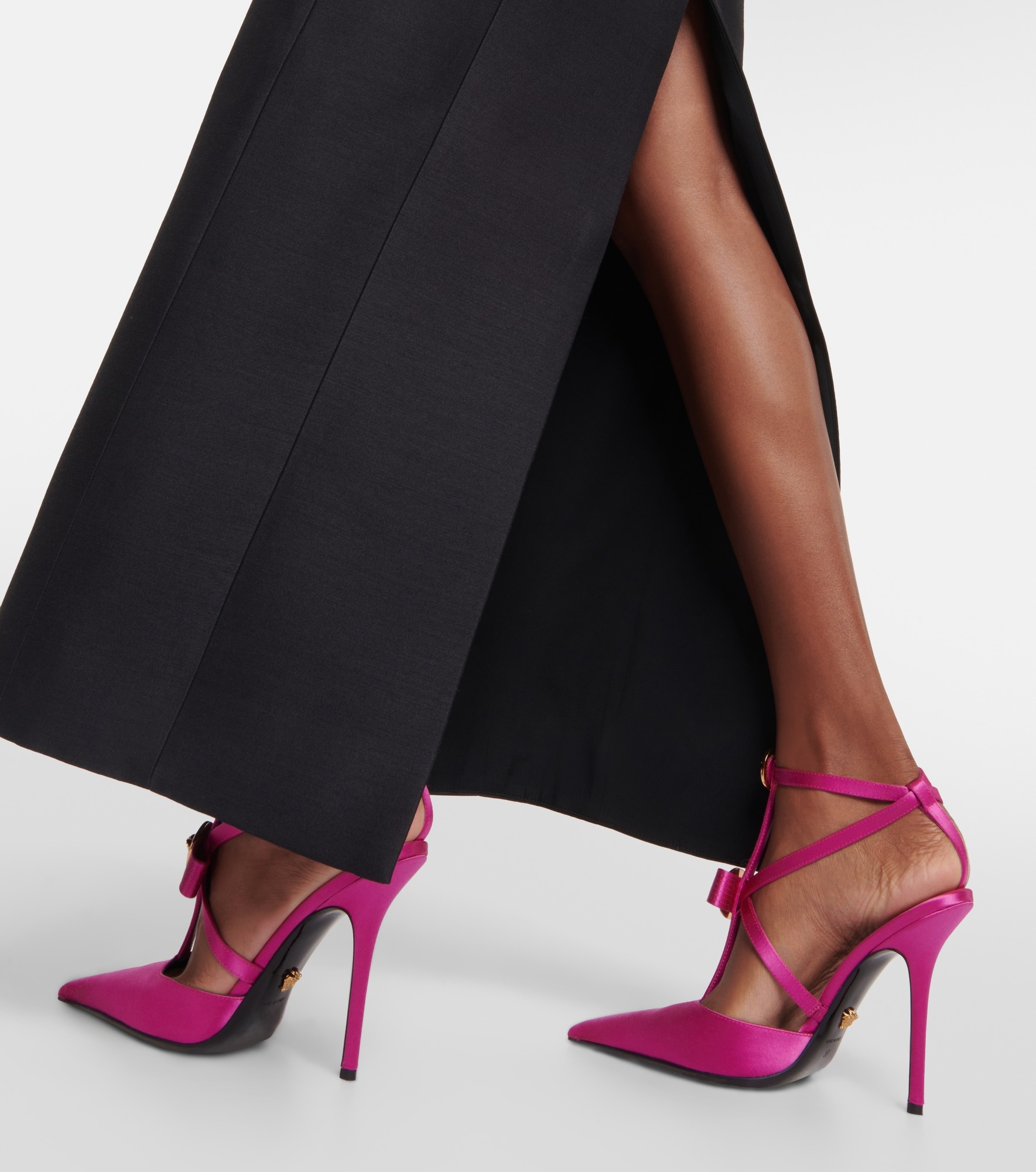 Gianni bow-detail satin pumps - 7