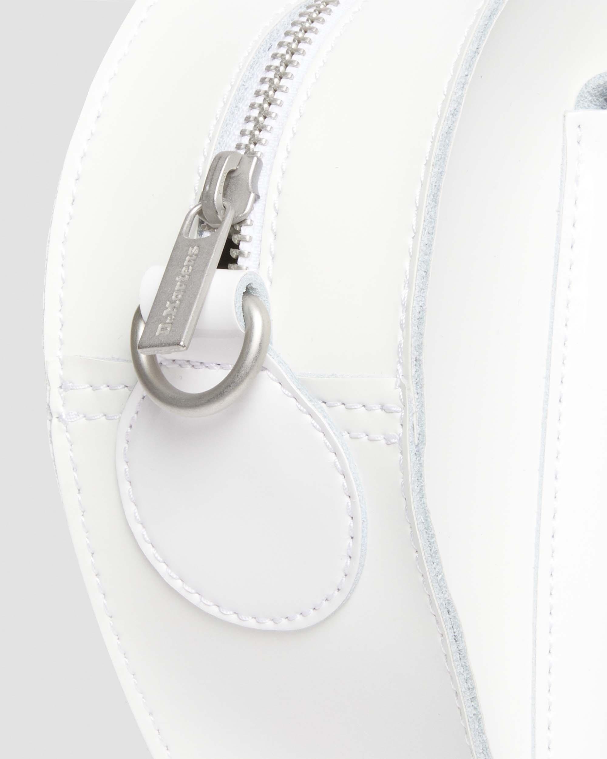 Heart Shaped Hardware Kiev Leather Bag - 9