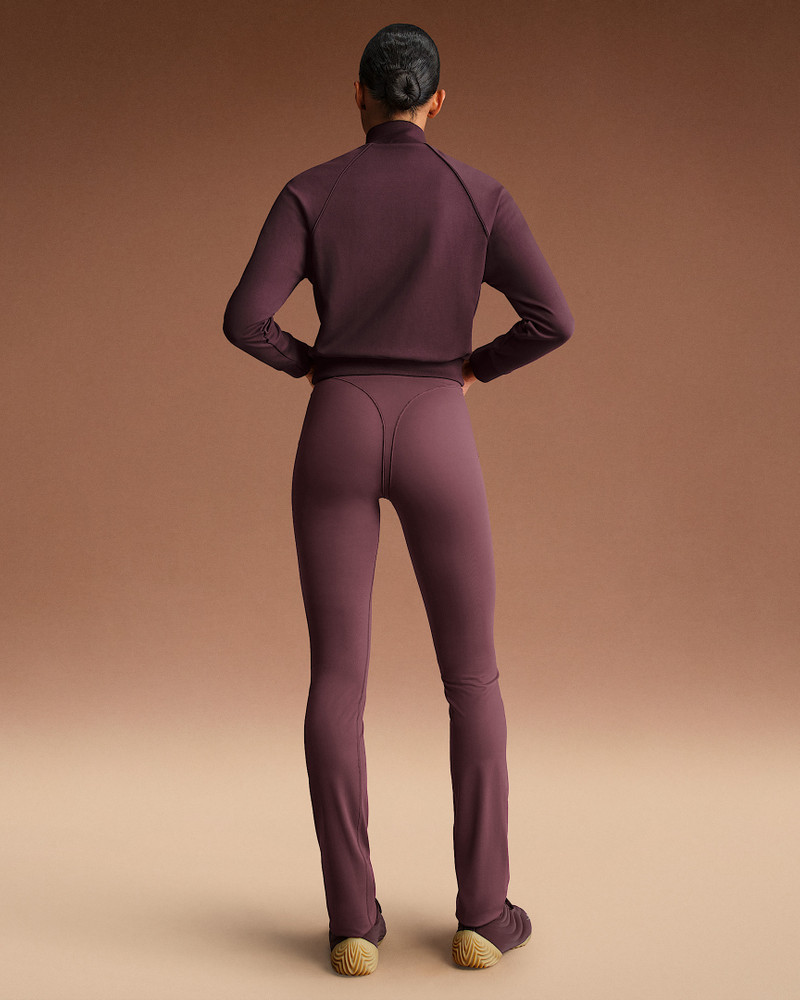 NikeSKIMS Matte Women's High-Waisted V-Panel Straight Leggings 4