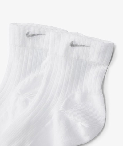 Nike Women's Sheer Ankle Socks outlook