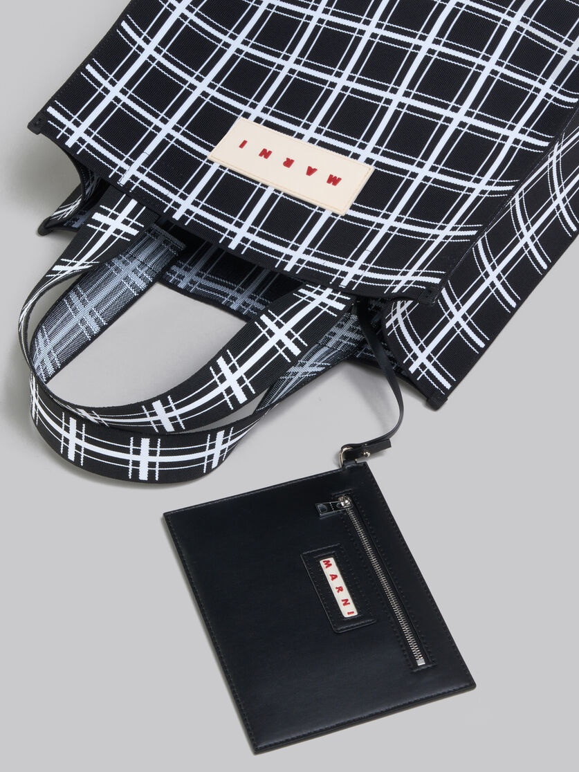 BLACK AND WHITE JACQUARD CHECK SHOPPER - 5
