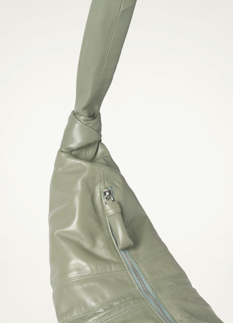 LARGE CROISSANT BAG
SOFT NAPPA LEATHER 4