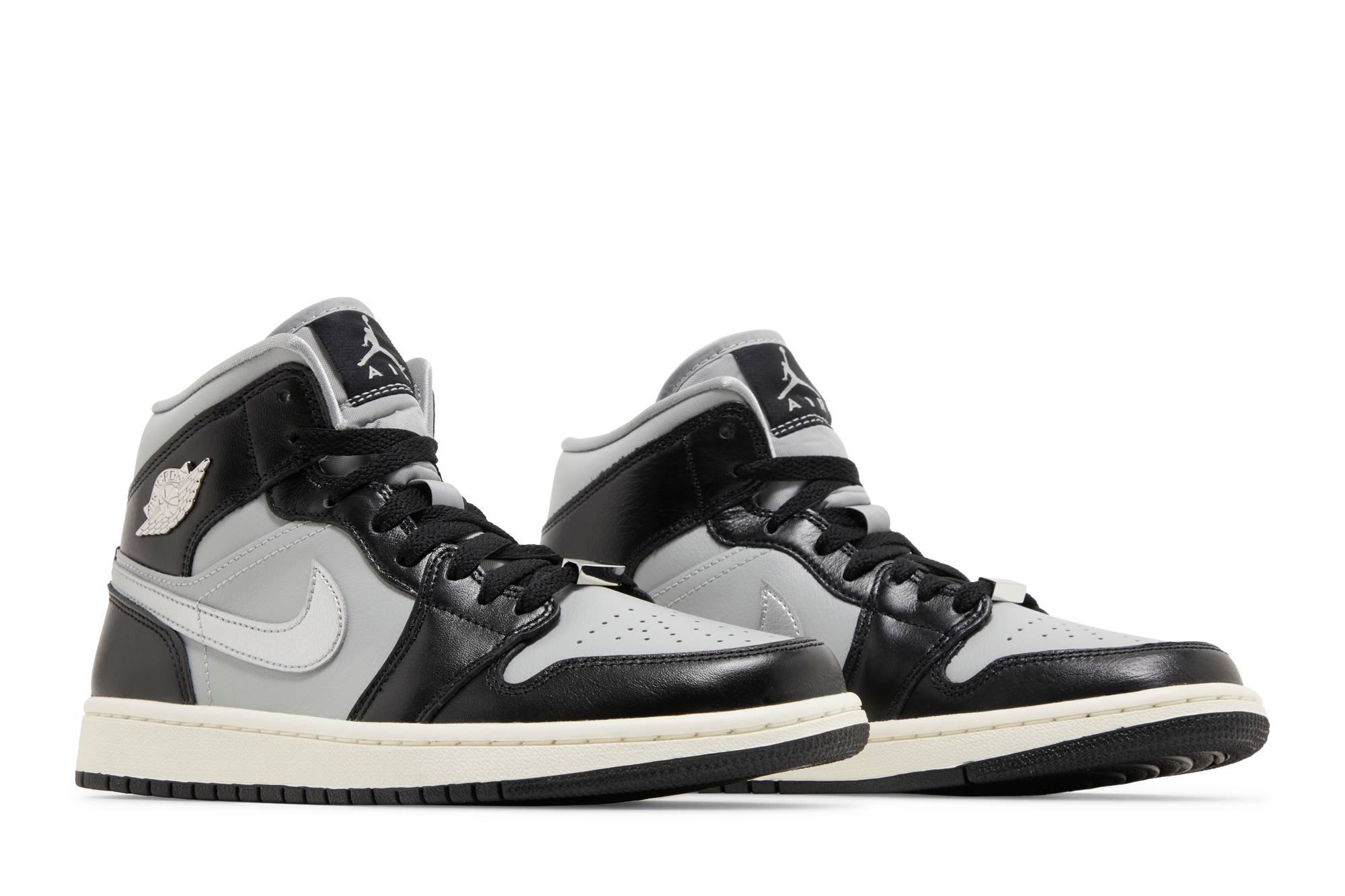 Wmns Air Jordan 1 Mid SE 'Black Chrome' - 8