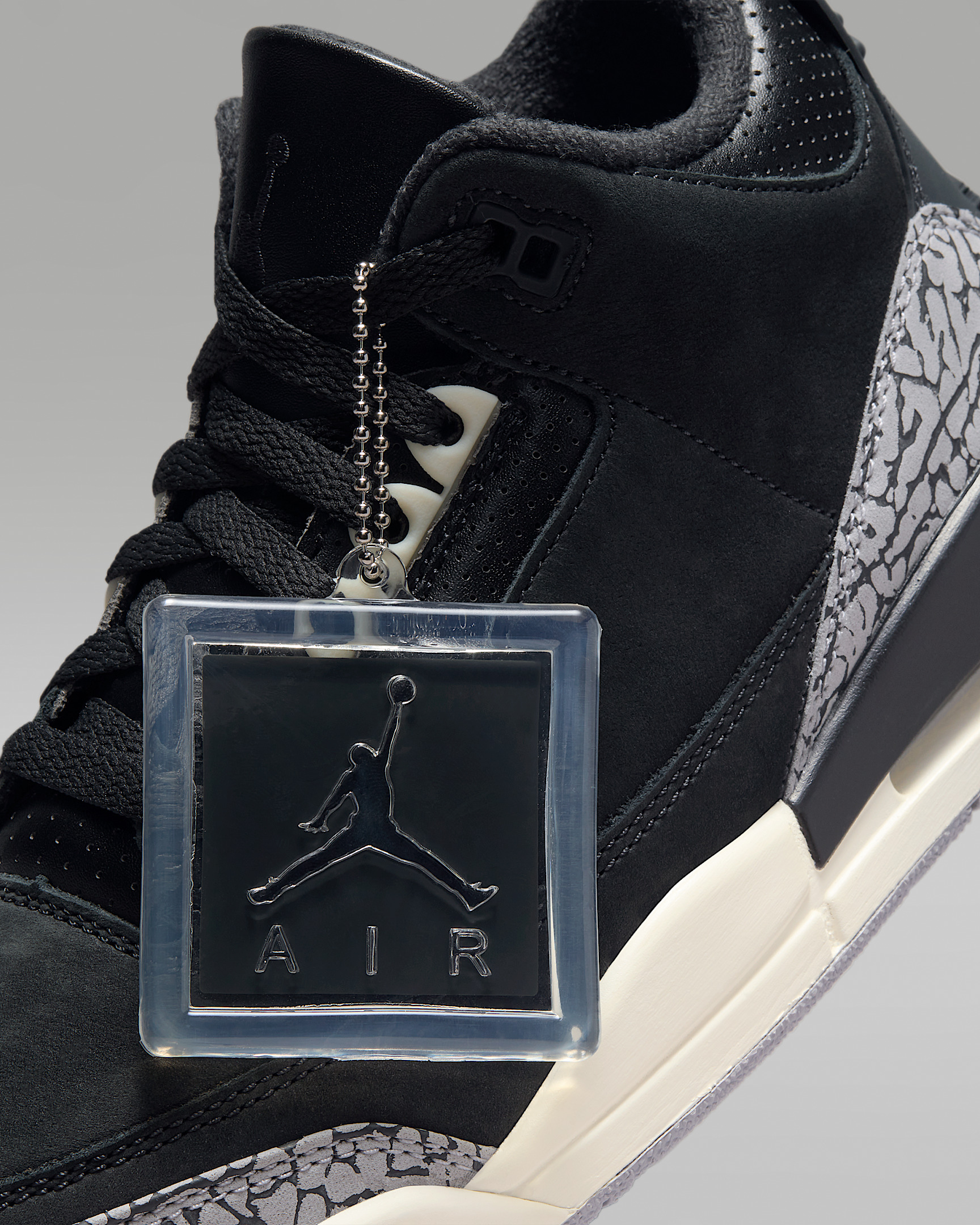 Air Jordan 3 Retro Women's Shoes - 9