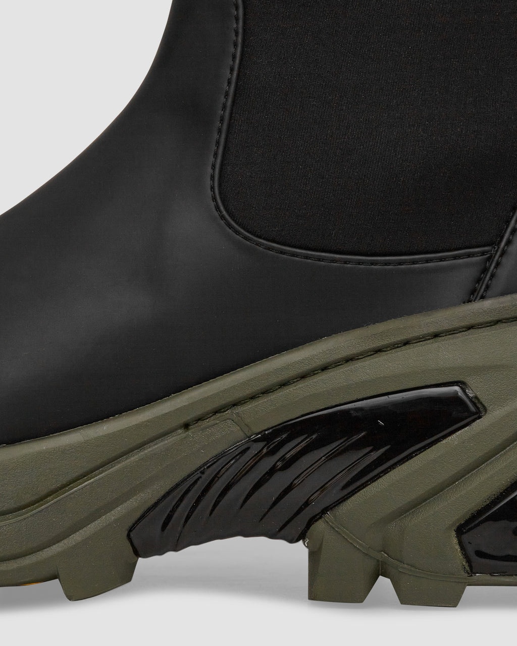 MID BOOT WITH VIBRAM SOLE - 8