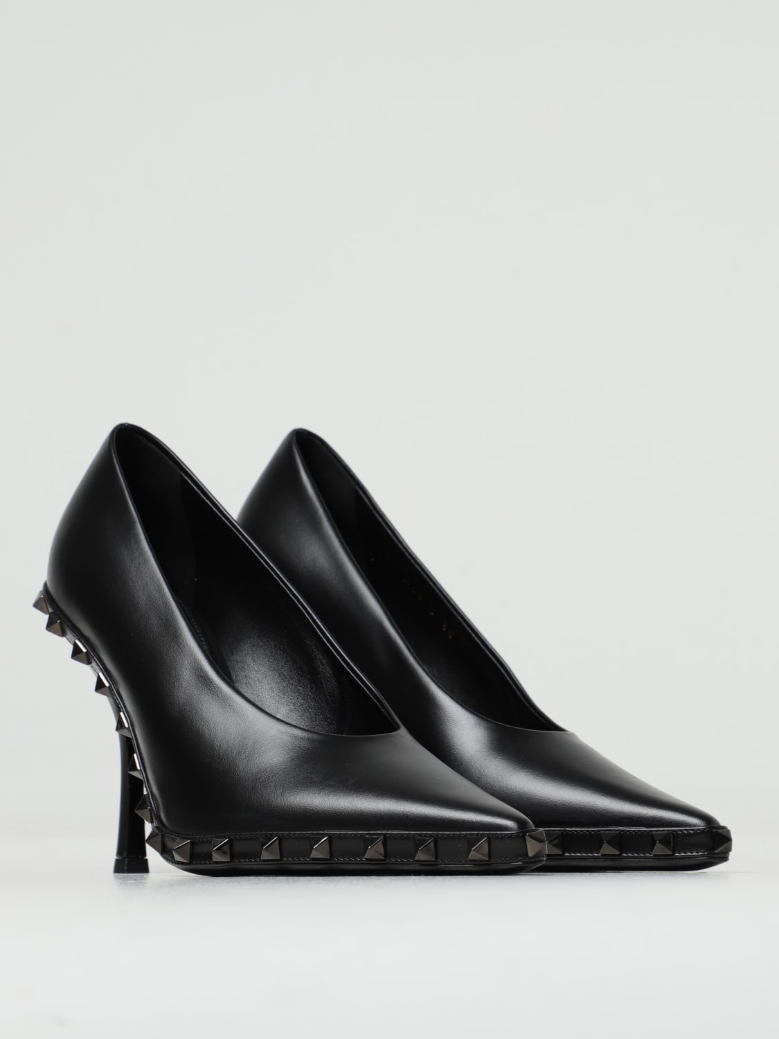 Valentino Garavani Rockstud pumps in leather - 2