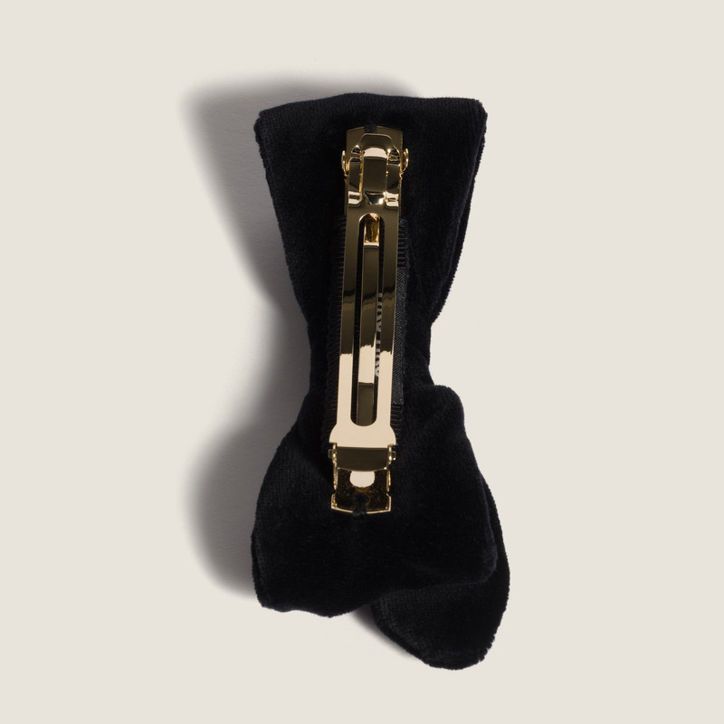 Miu Miu Velvet hair clip outlook