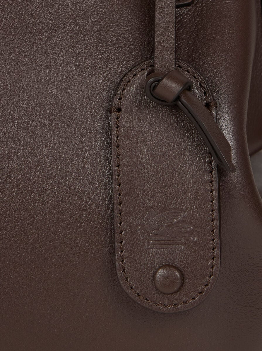MEDIUM LEATHER DOC SHOULDER BAG - 5