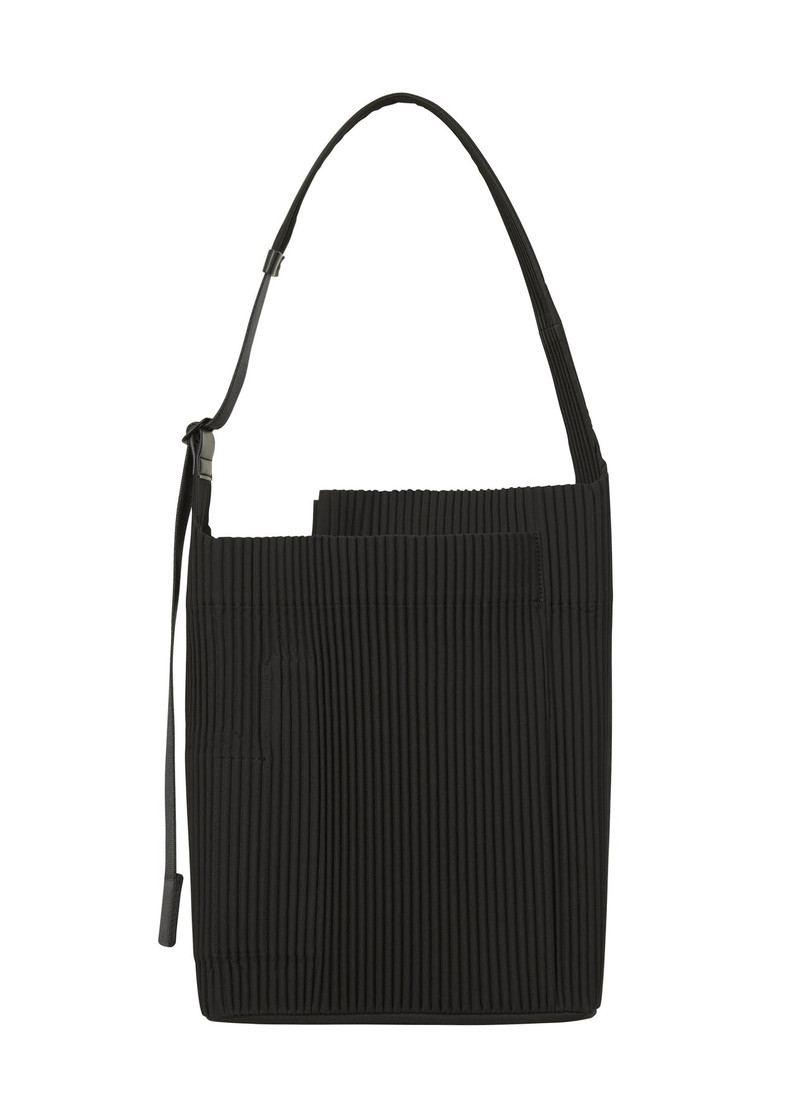 ISSEY MIYAKE UTILITY BAG outlook