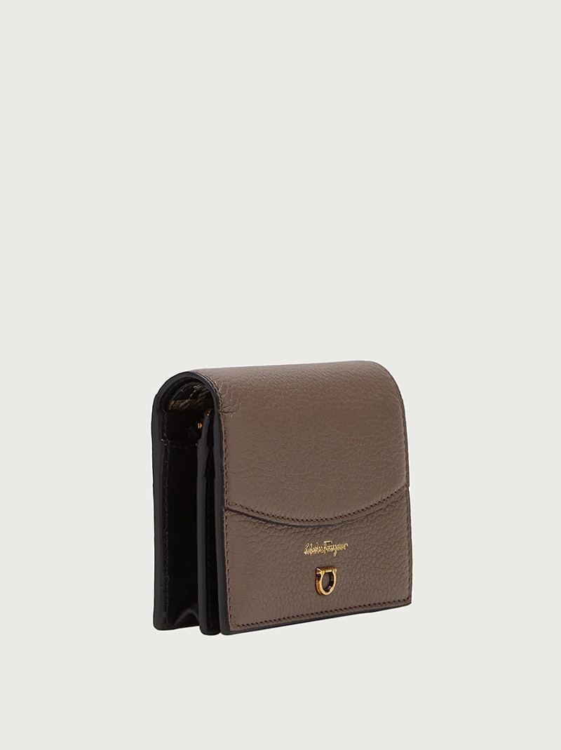 FERRAGAMO GANCINI COIN PURSE outlook