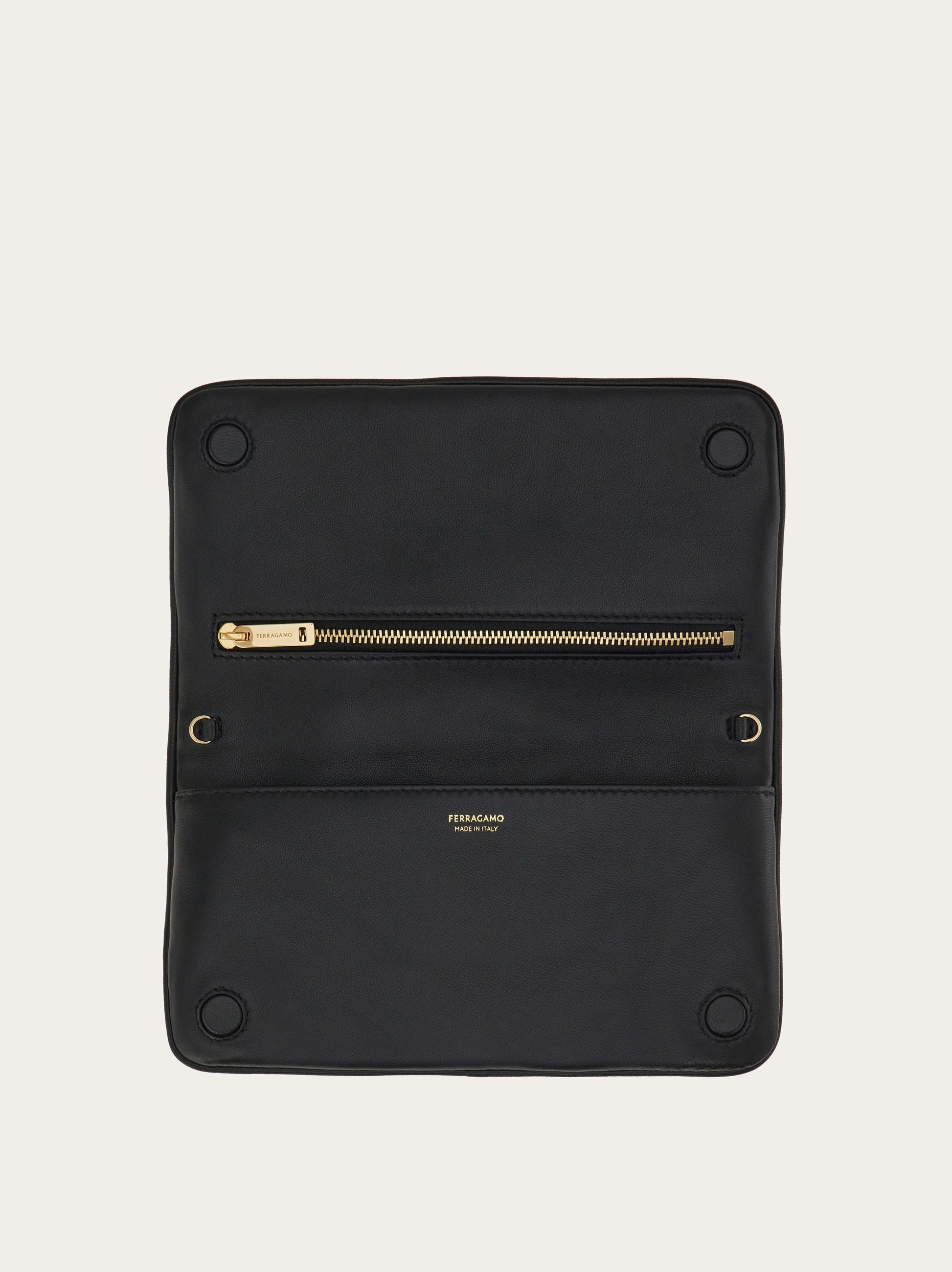 Wallet with chain - 4