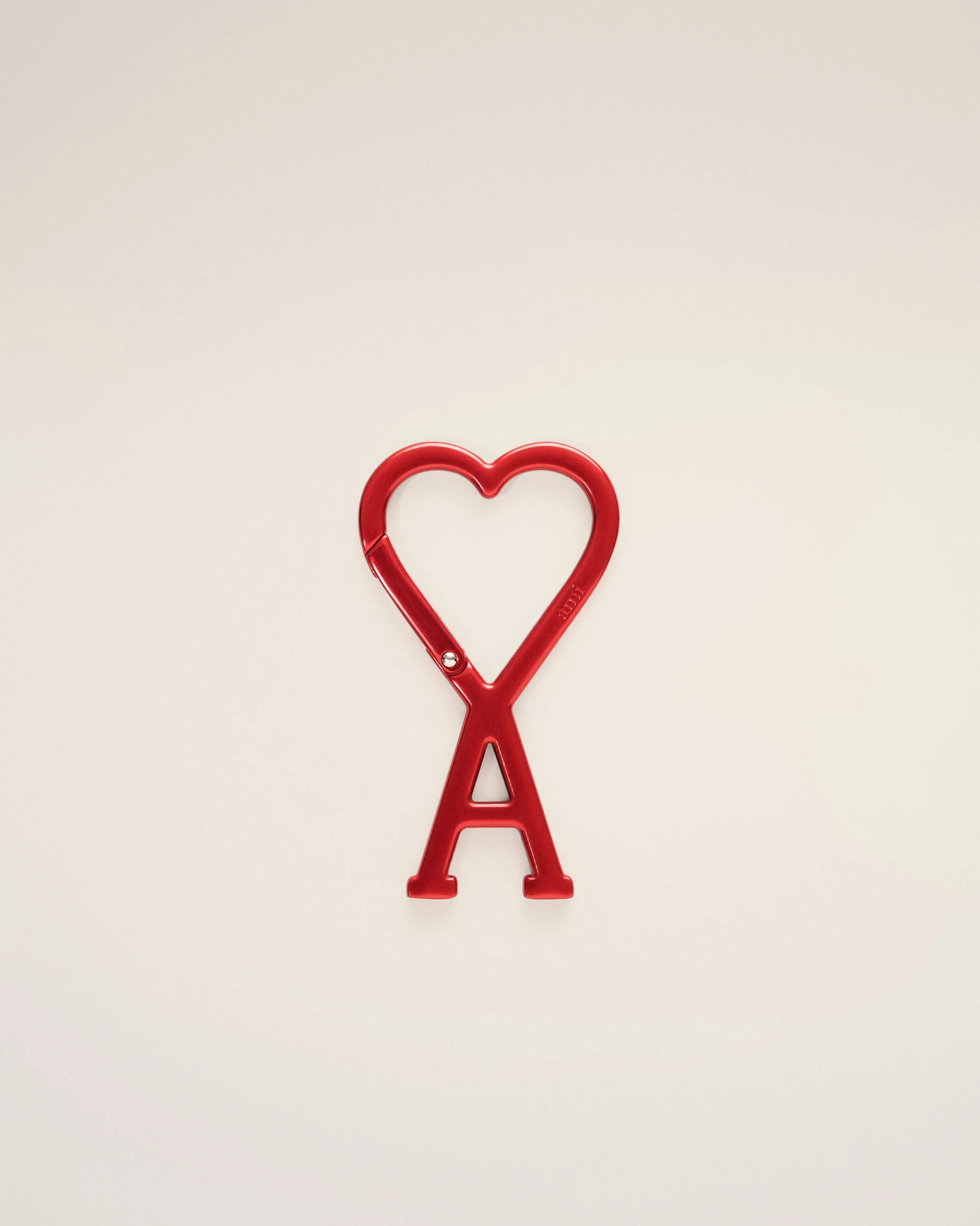 RED ALUMINIUM HOOK KEYRING WITH AMI DE COEUR - 1