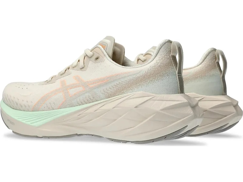 ASICS Novablast 4 - 7